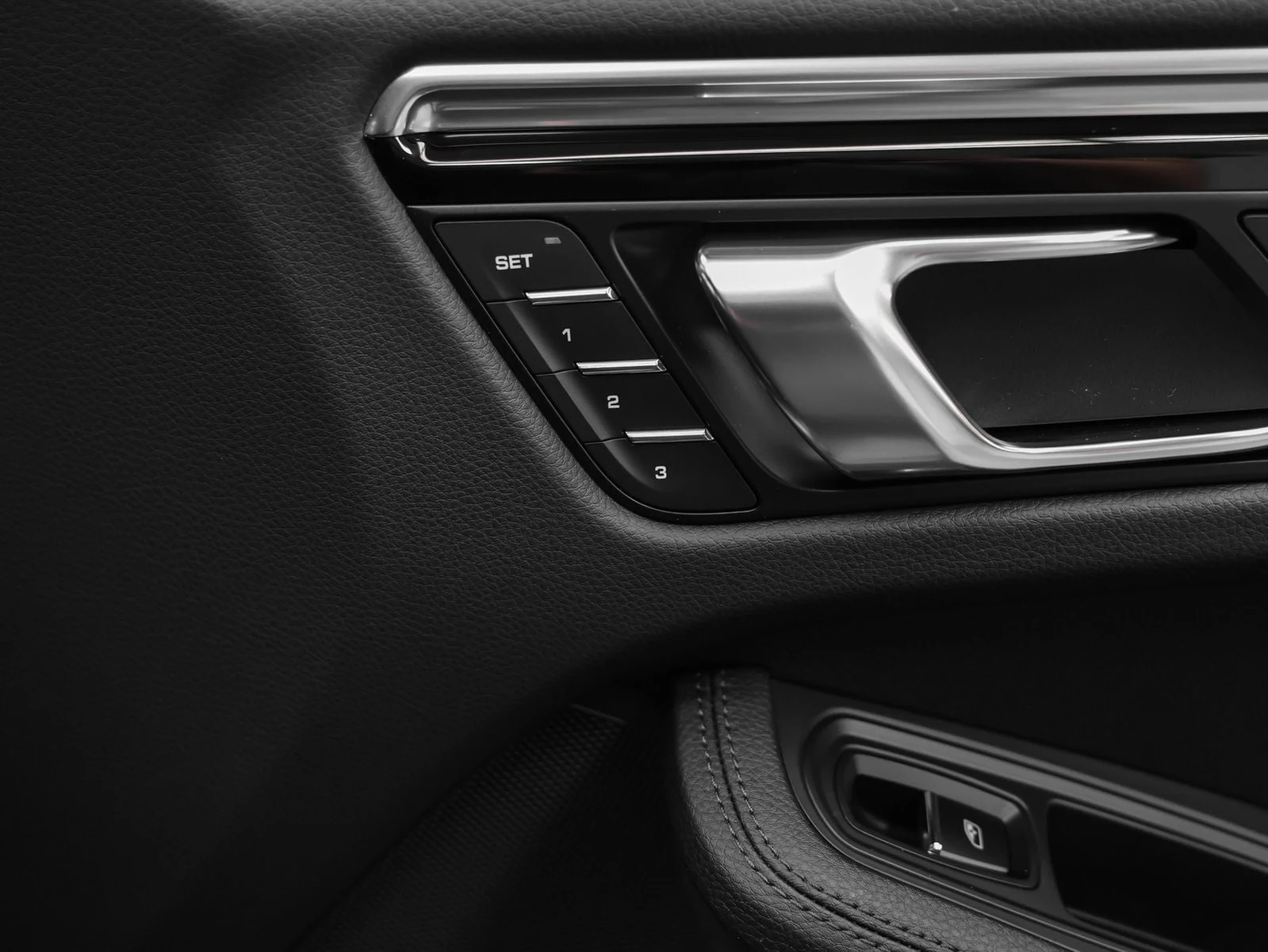 2026 Porsche Macan (95B), 18/20