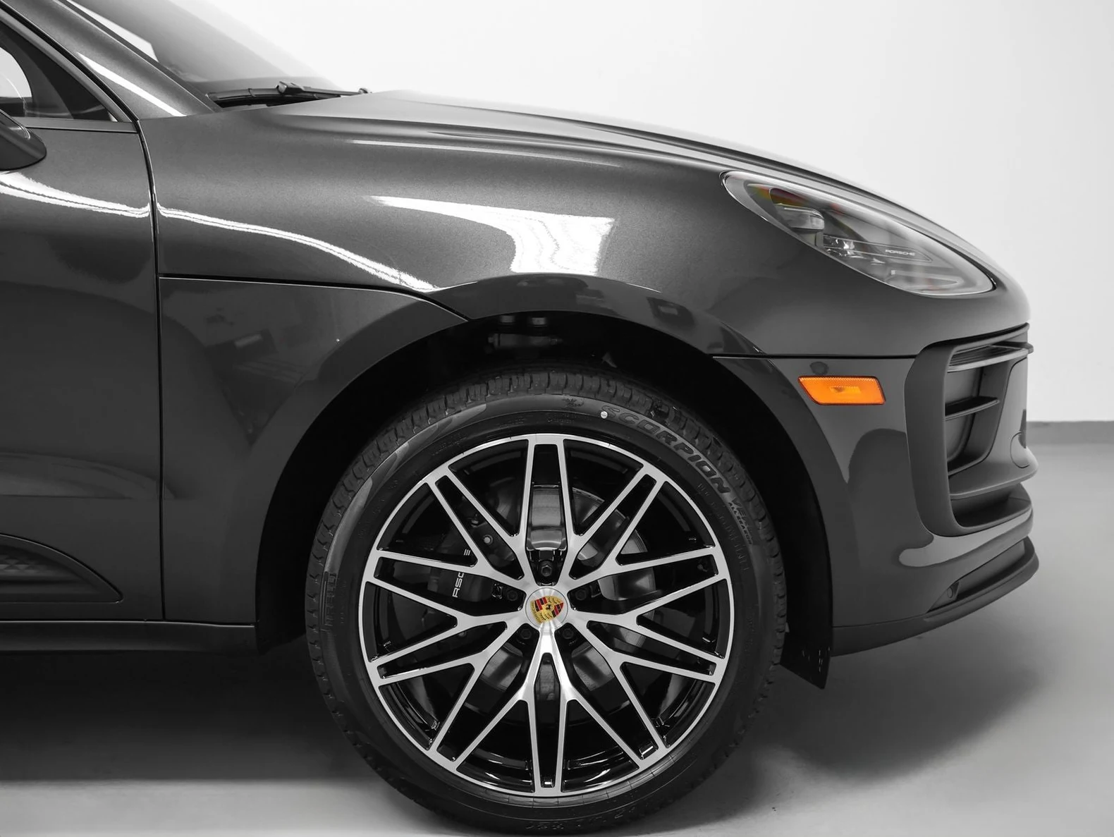 2026 Porsche Macan (95B), 12/20