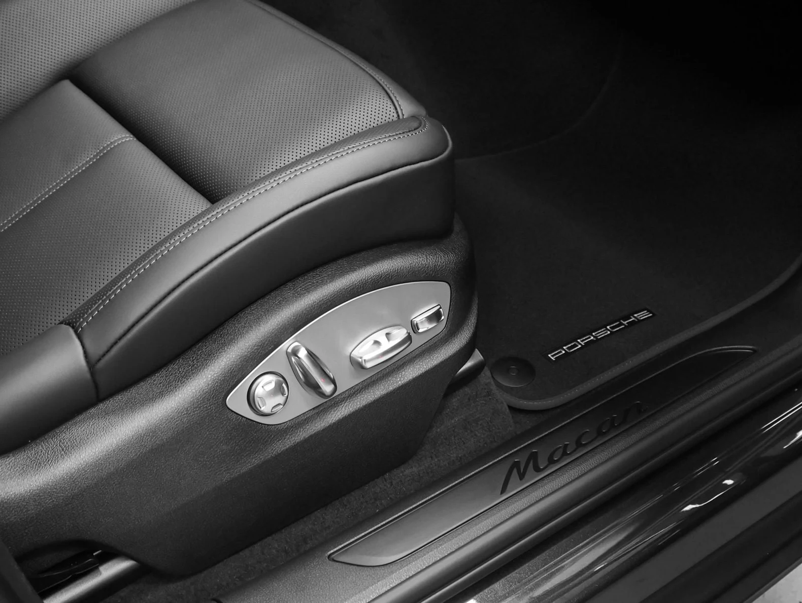 2026 Porsche Macan (95B), 19/20