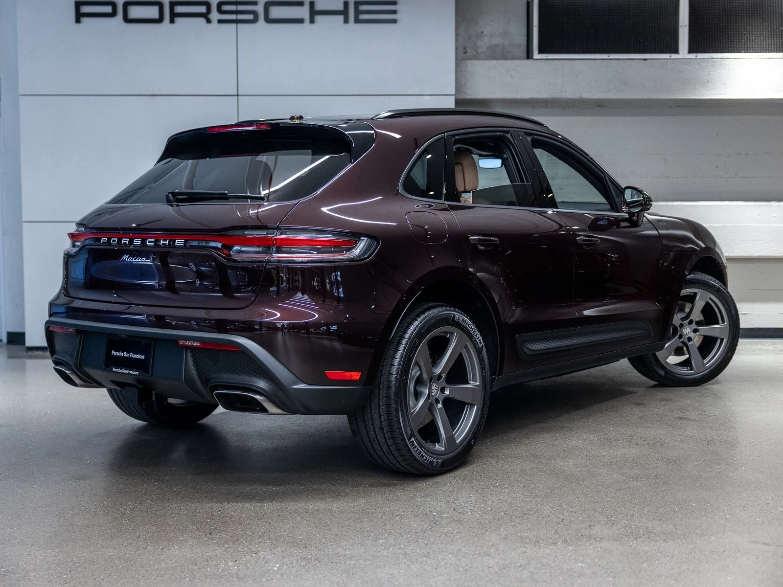 2026 Porsche Macan (95B), 8/20
