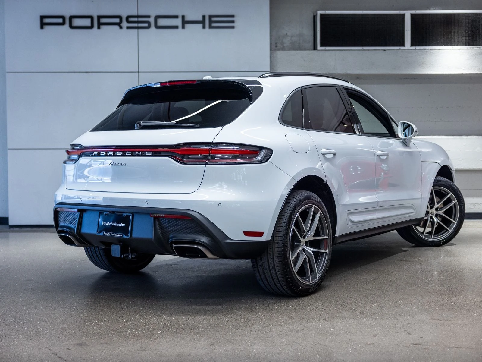 2026 Porsche Macan (95B), 8/20
