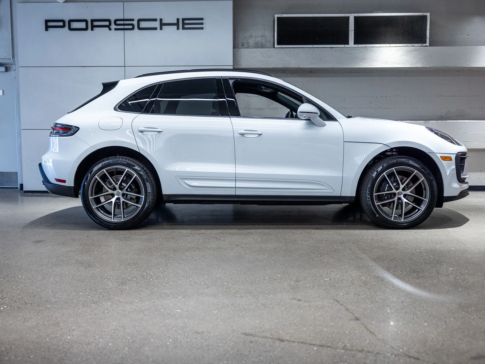 2026 Porsche Macan (95B), 9/20