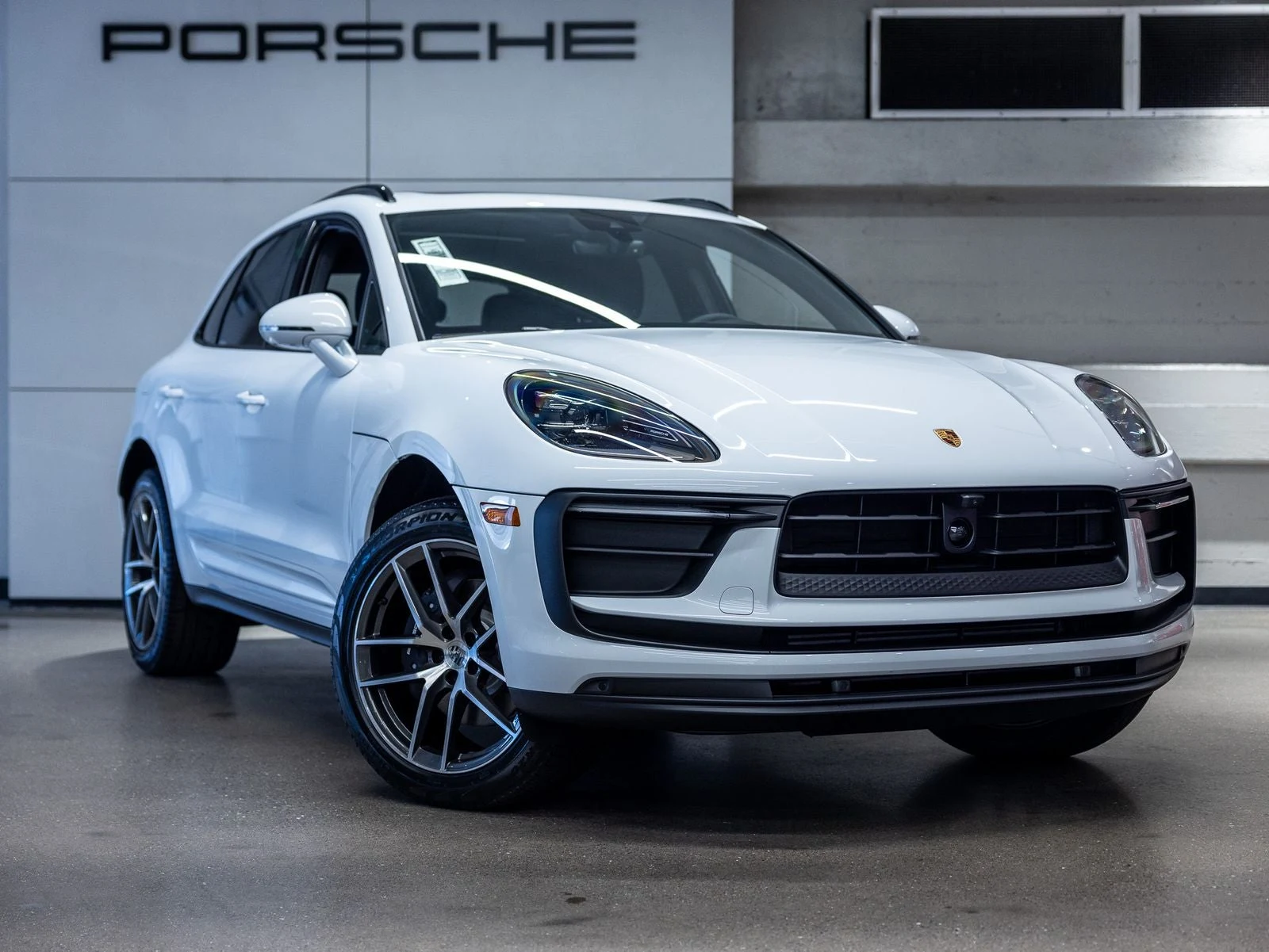2026 Porsche Macan (95B), 10/20