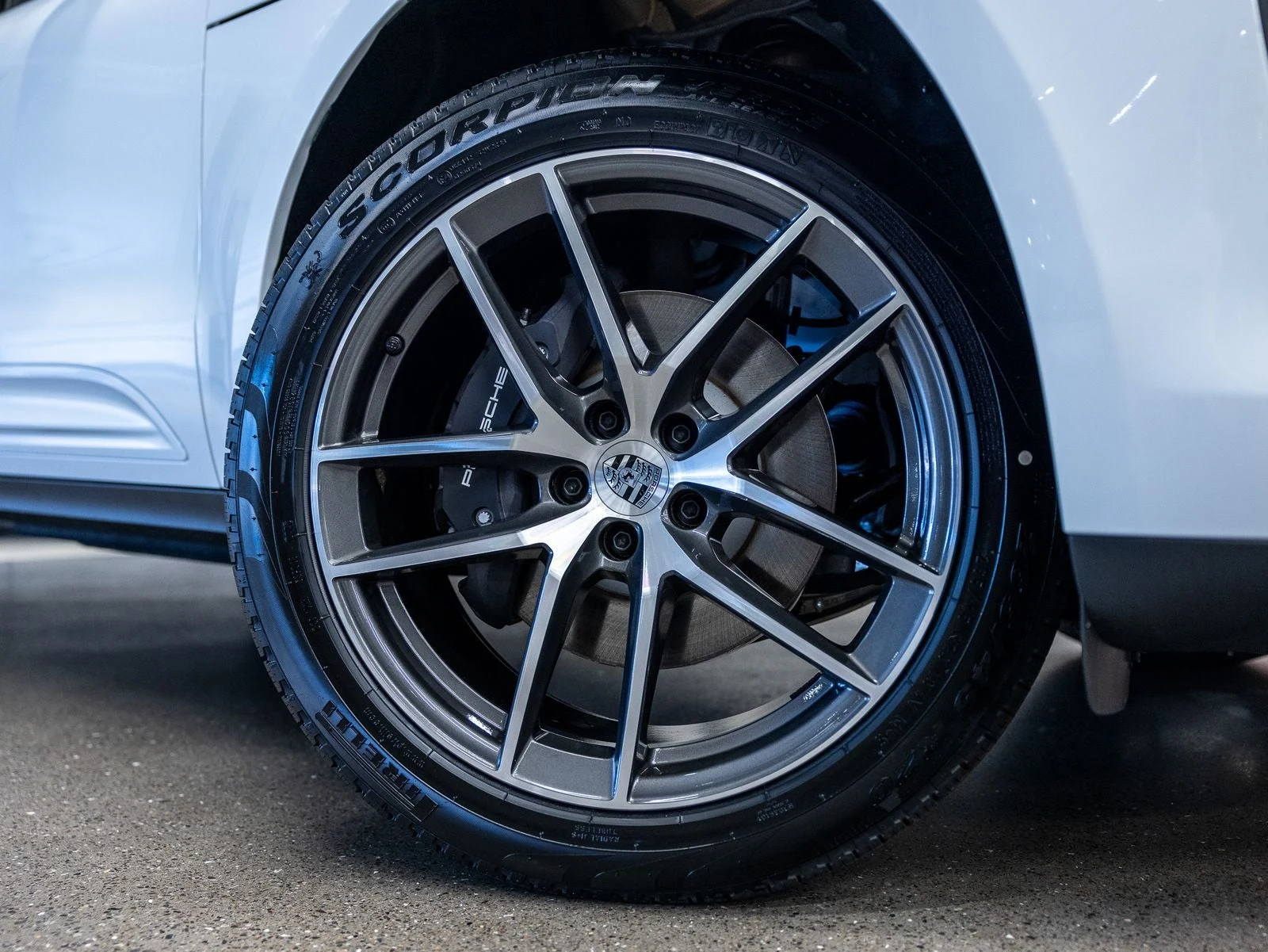 2026 Porsche Macan (95B), 18/20
