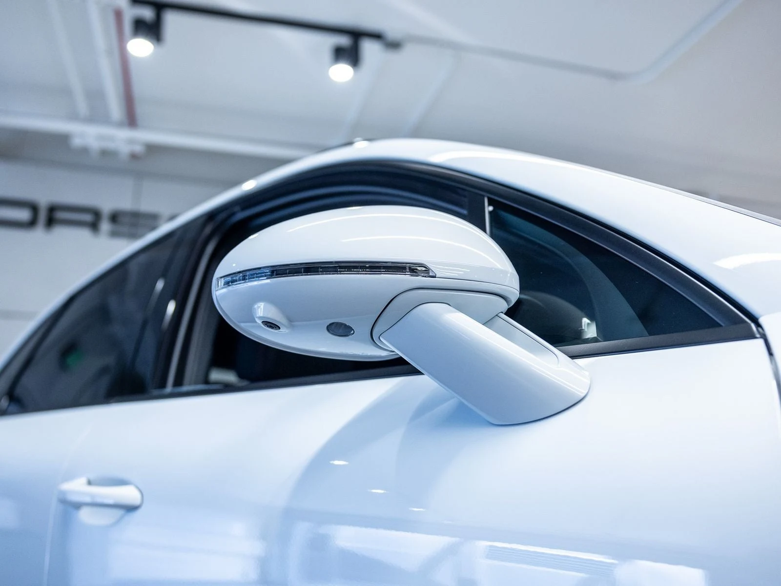 2026 Porsche Macan (95B), 19/20