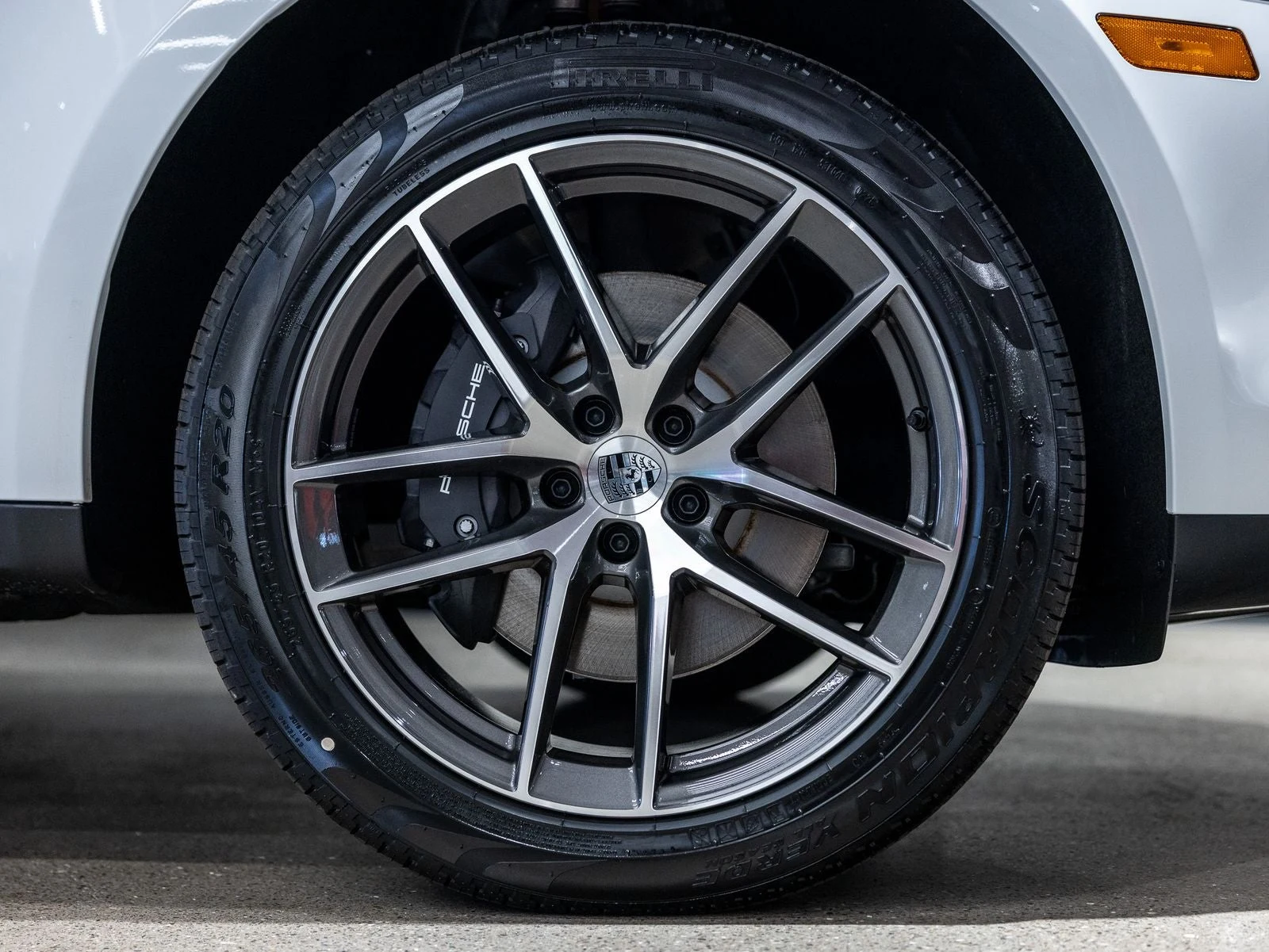 2026 Porsche Macan (95B), 20/20