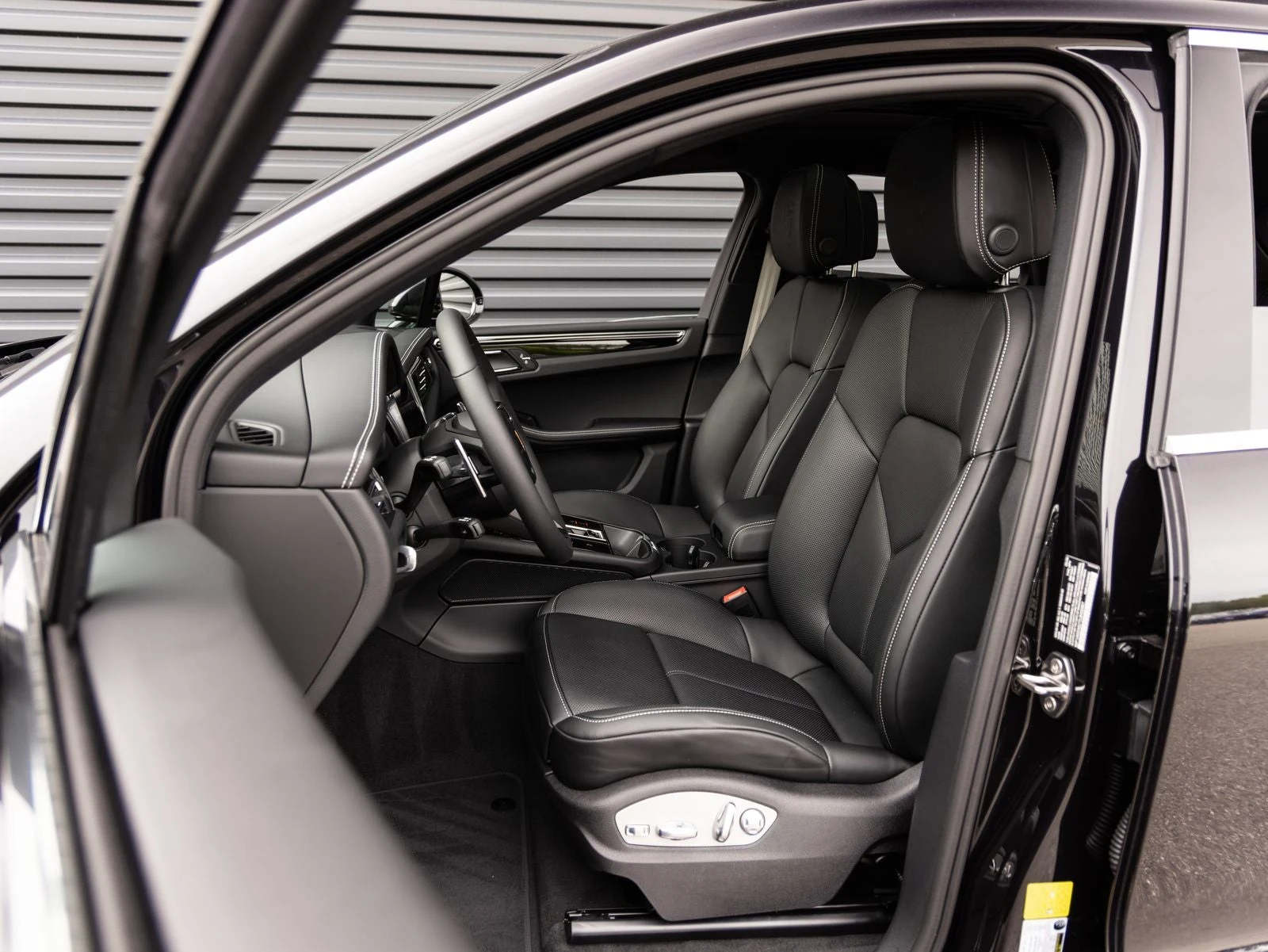 2026 Porsche Macan S (95B), 5/20