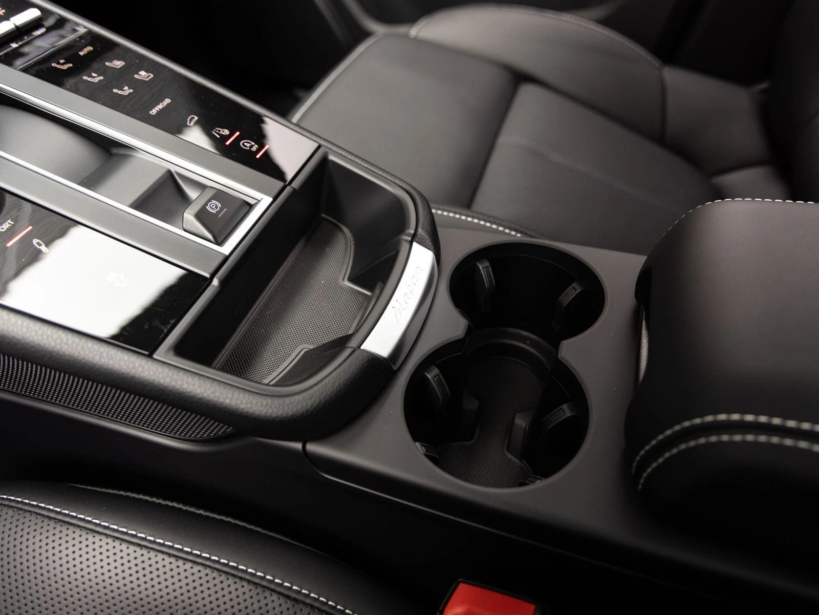 2026 Porsche Macan S (95B), 18/20