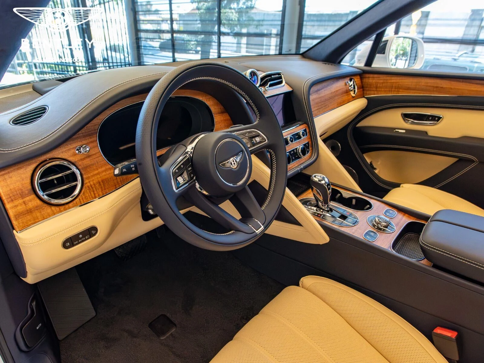 2026 Bentley Bentayga V8, 8/20