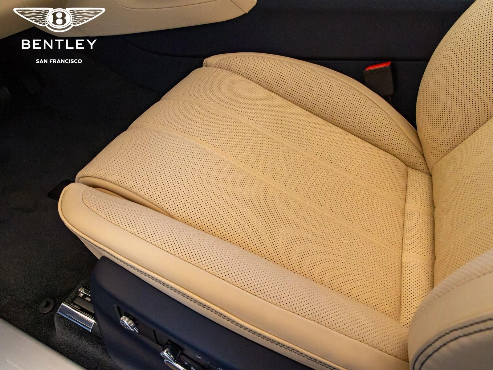2026 Bentley Bentayga V8, 9/20