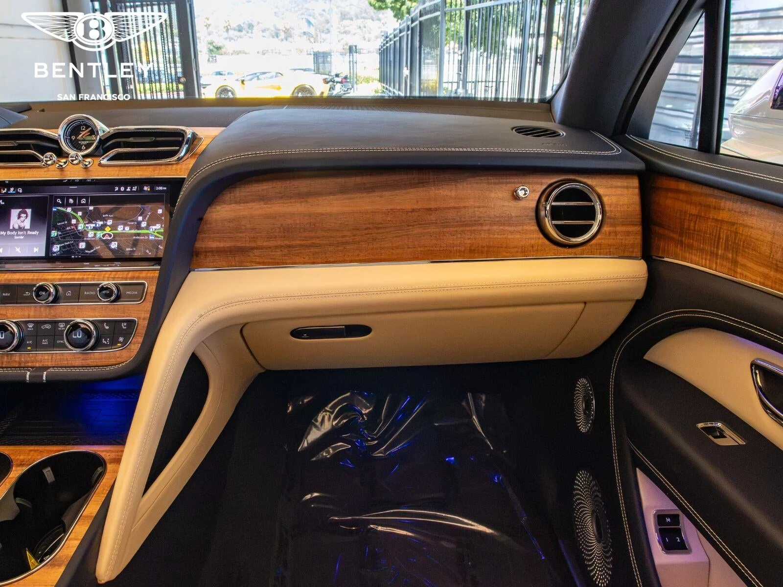 2026 Bentley Bentayga V8, 12/20