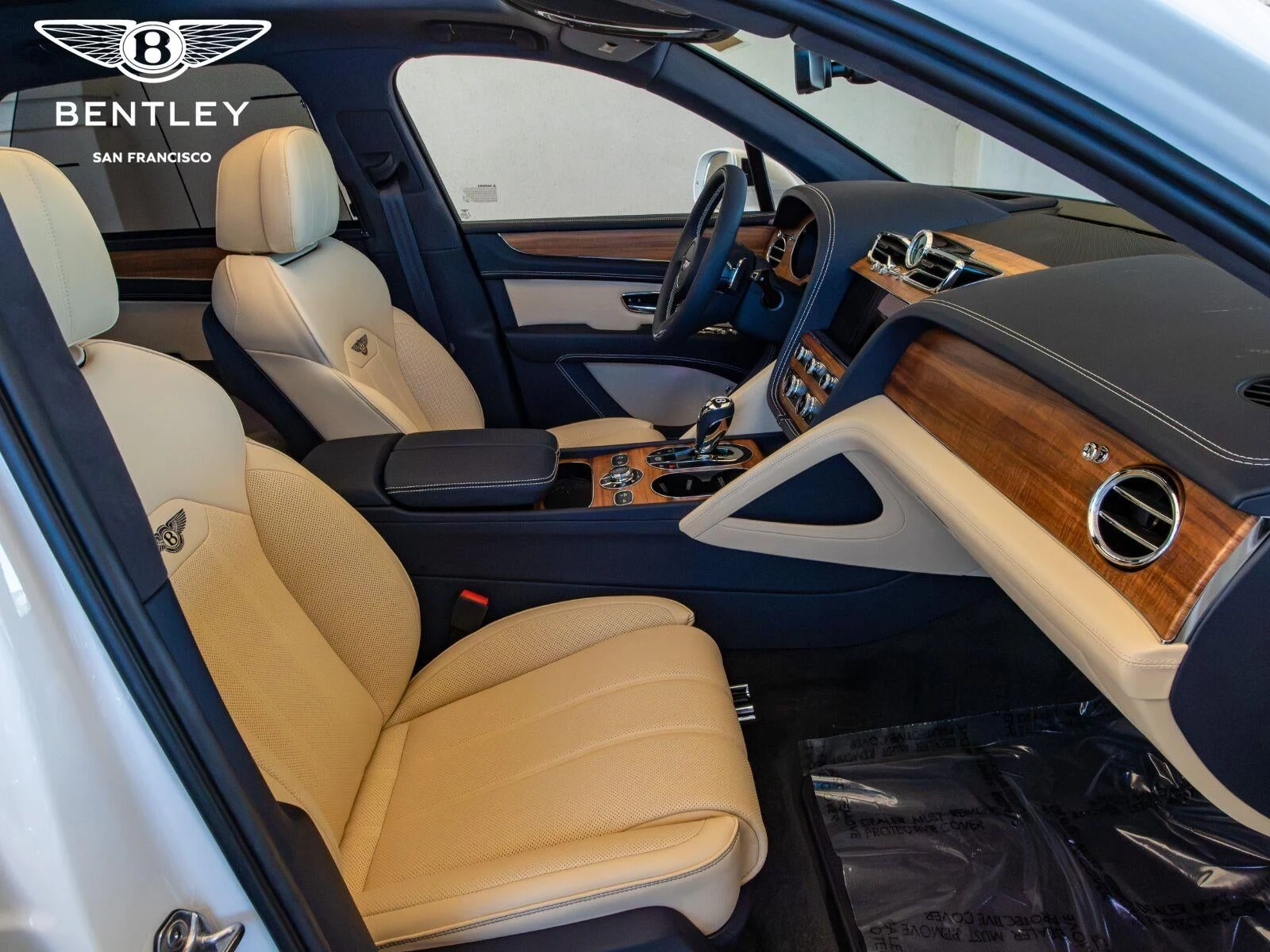 2026 Bentley Bentayga V8, 15/20