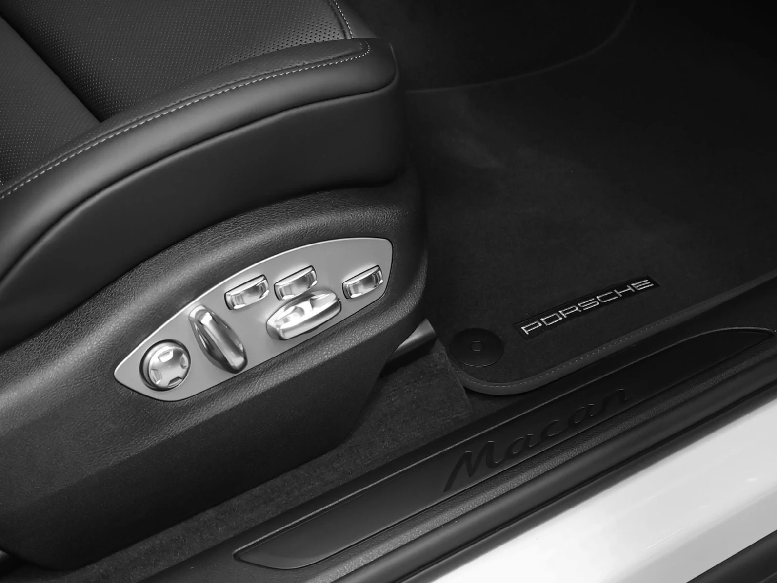 2026 Porsche Macan (95B), 17/20