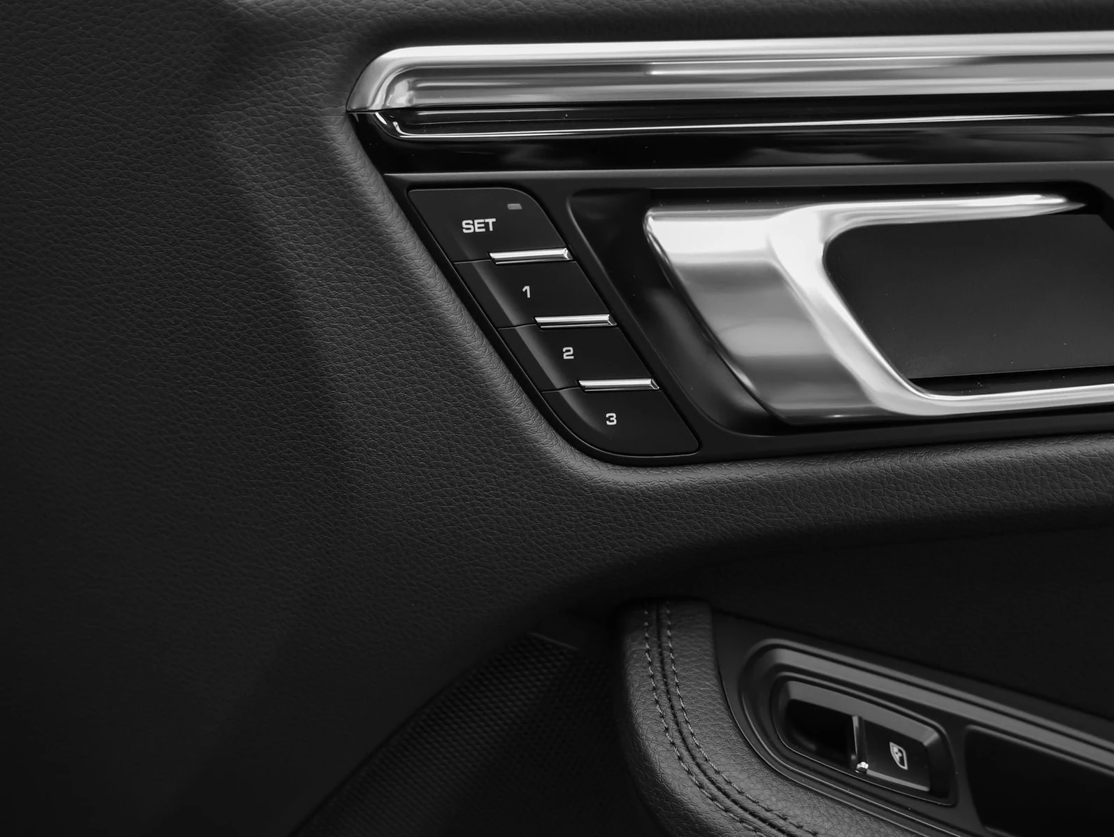 2026 Porsche Macan (95B), 18/20
