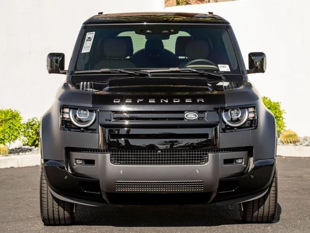2026 Land Rover Defender 130 V8 (L663), 3/20