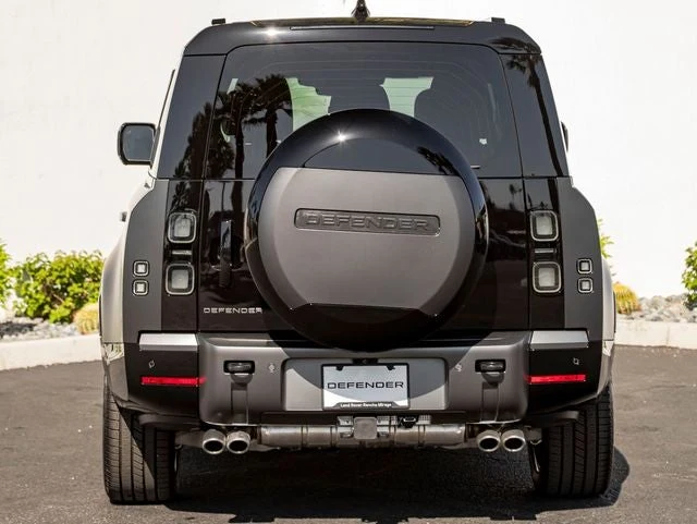 2026 Land Rover Defender 130 V8 (L663), 8/20