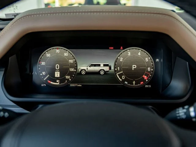 2026 Land Rover Defender 130 V8 (L663), 17/20