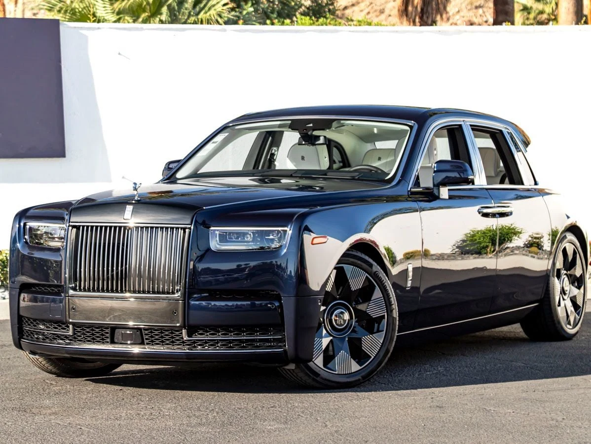 Rolls-Royce Phantom VIII Series II · Midnight Sapphire / Darkest Tungsten · Indigo Auto Group