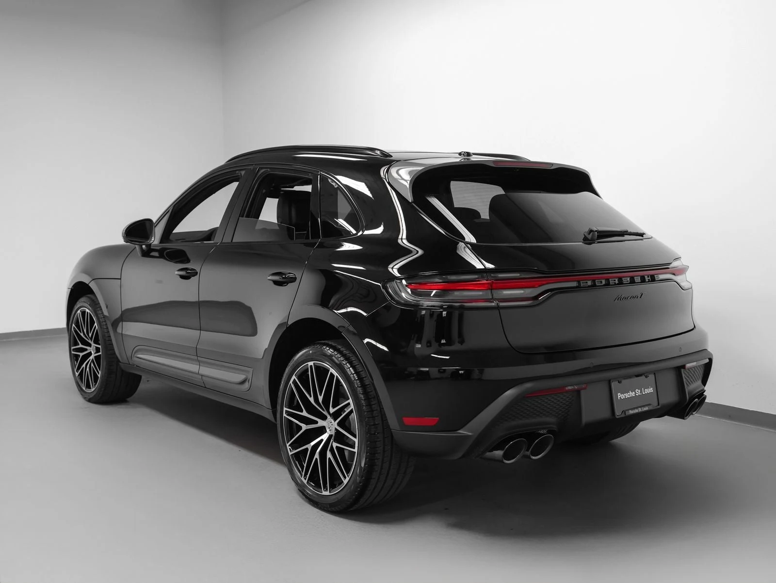 2026 Porsche Macan T (95B), 3/20