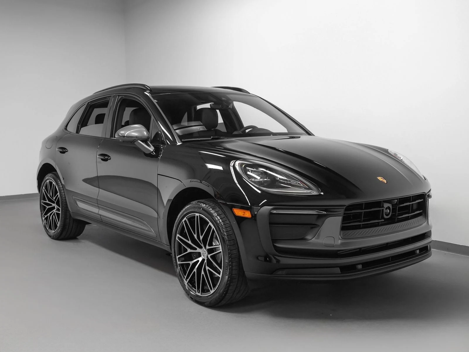 2026 Porsche Macan T (95B), 9/20