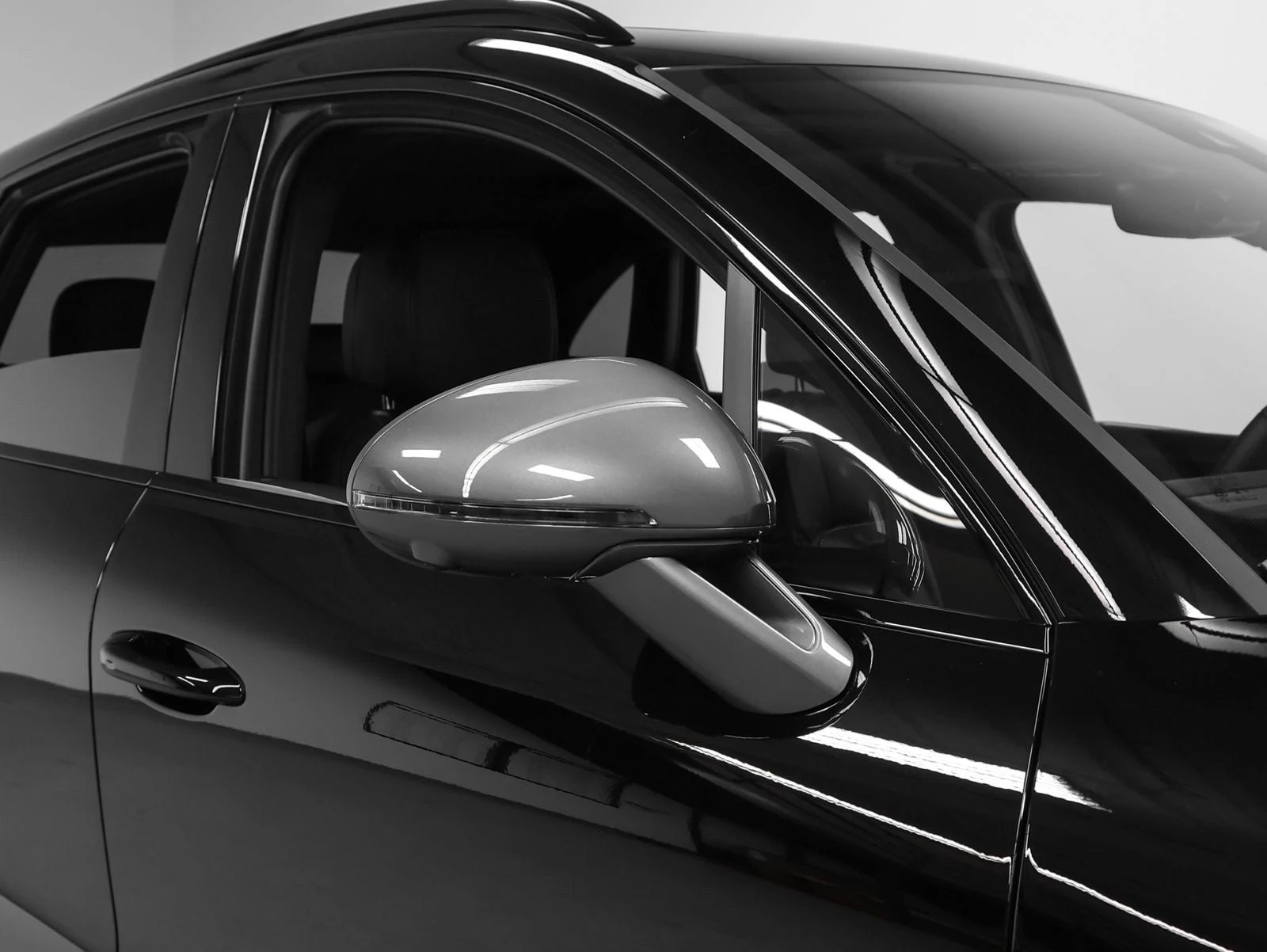 2026 Porsche Macan T (95B), 13/20