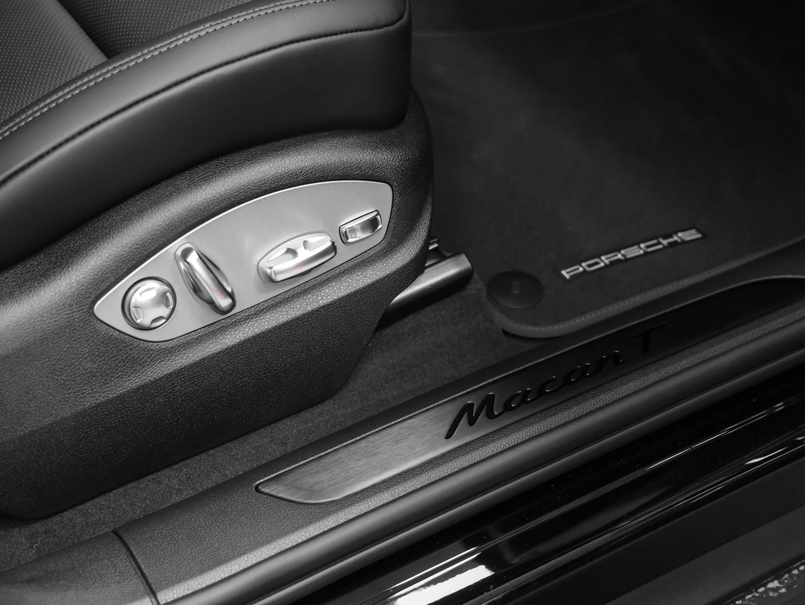 2026 Porsche Macan T (95B), 20/20