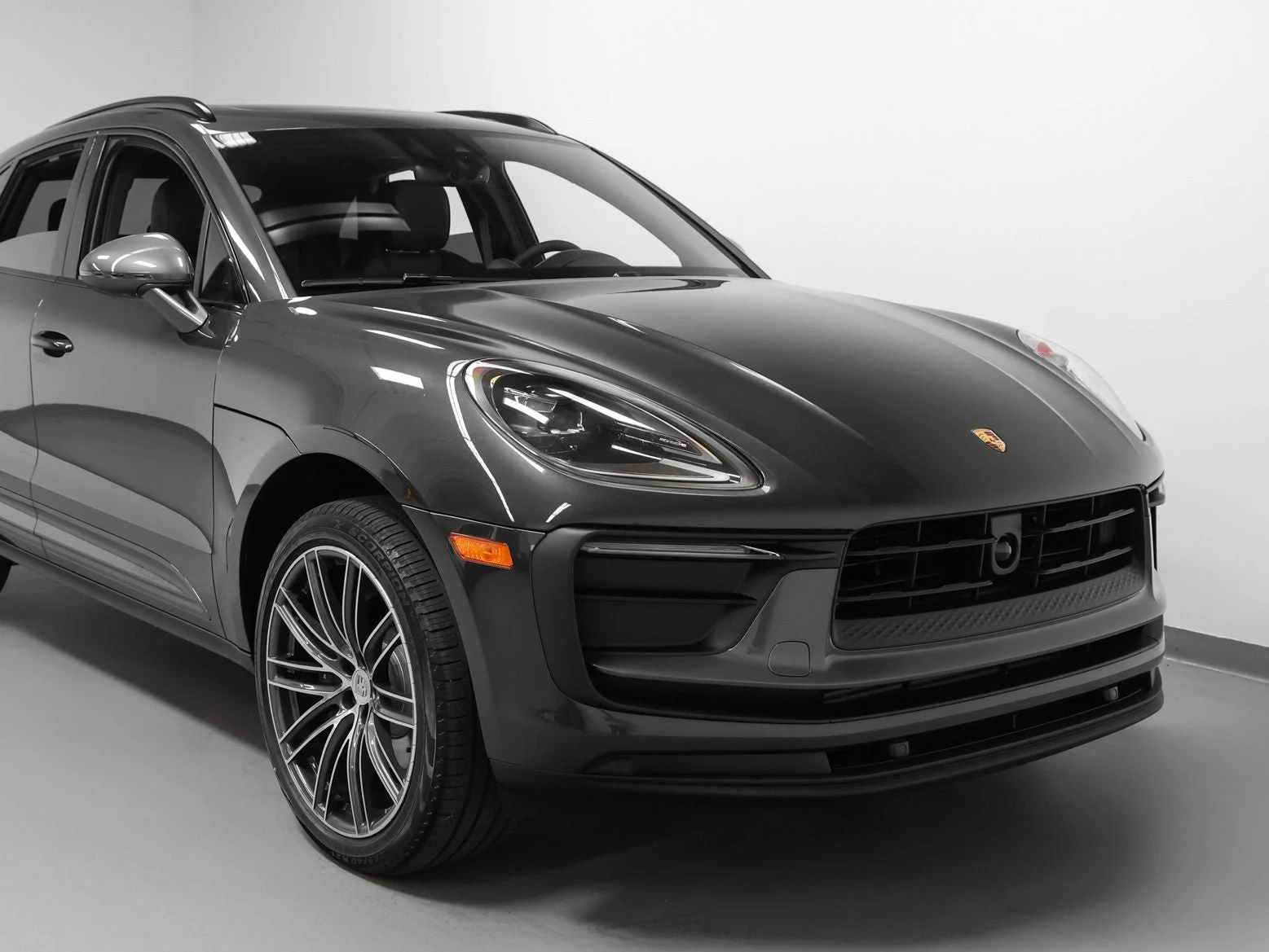 2026 Porsche Macan T (95B), 8/20