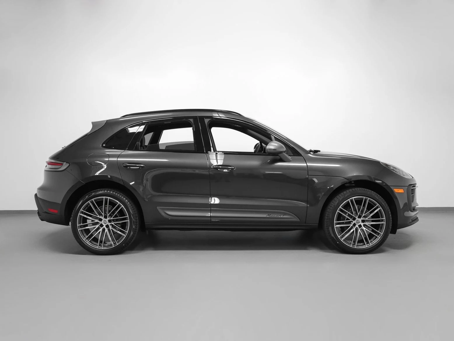2026 Porsche Macan T (95B), 12/20