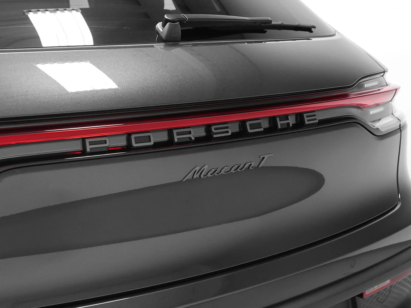2026 Porsche Macan T (95B), 19/20