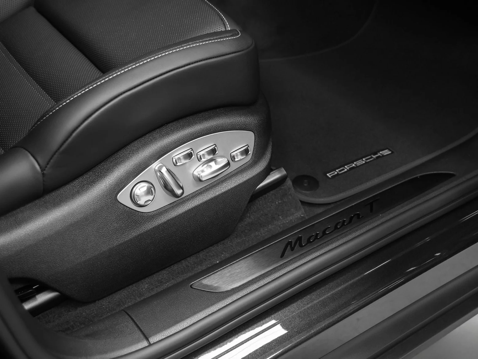 2026 Porsche Macan T (95B), 20/20
