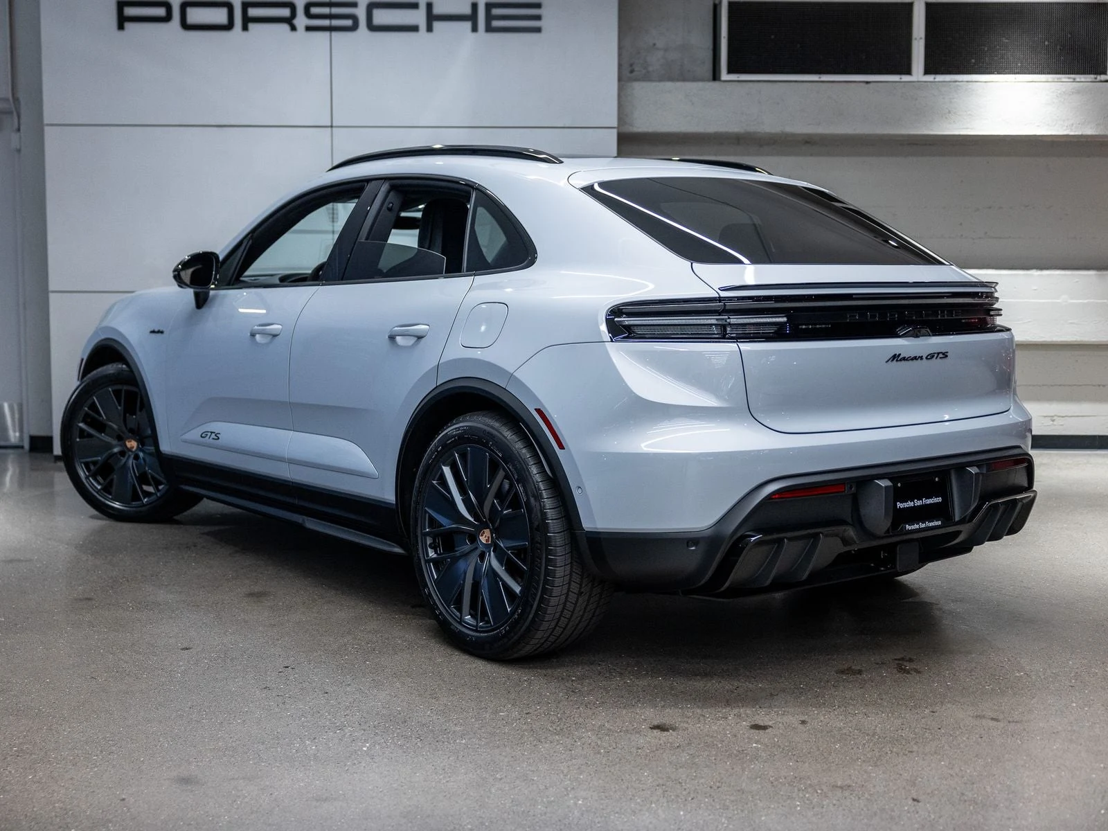 2026 Porsche Macan GTS Electric (XAB), 3/20