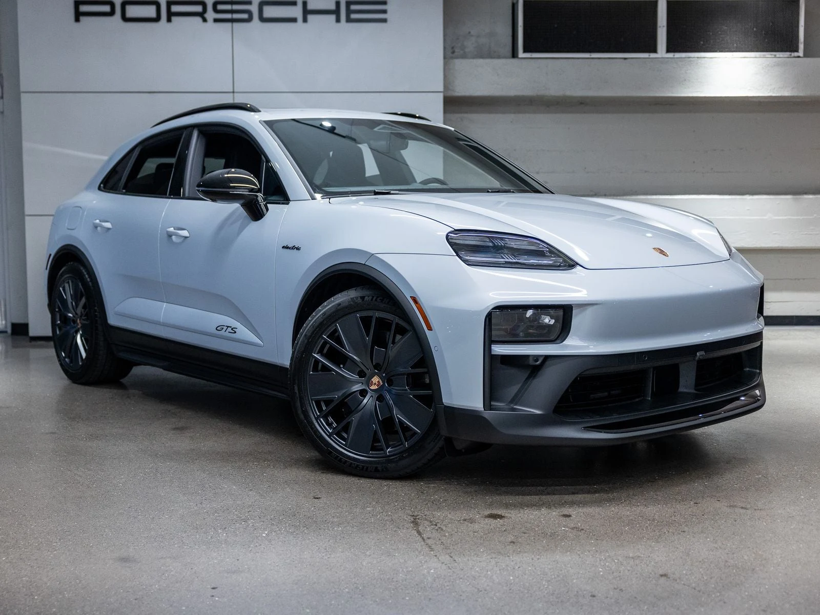 2026 Porsche Macan GTS Electric (XAB), 10/20