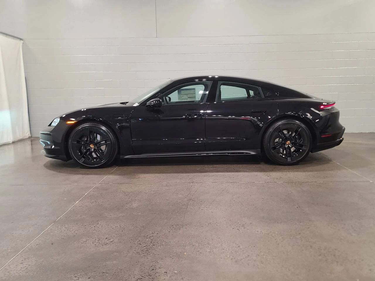 2026 Porsche Taycan 4 Black Edition (2025 Update), 2/20