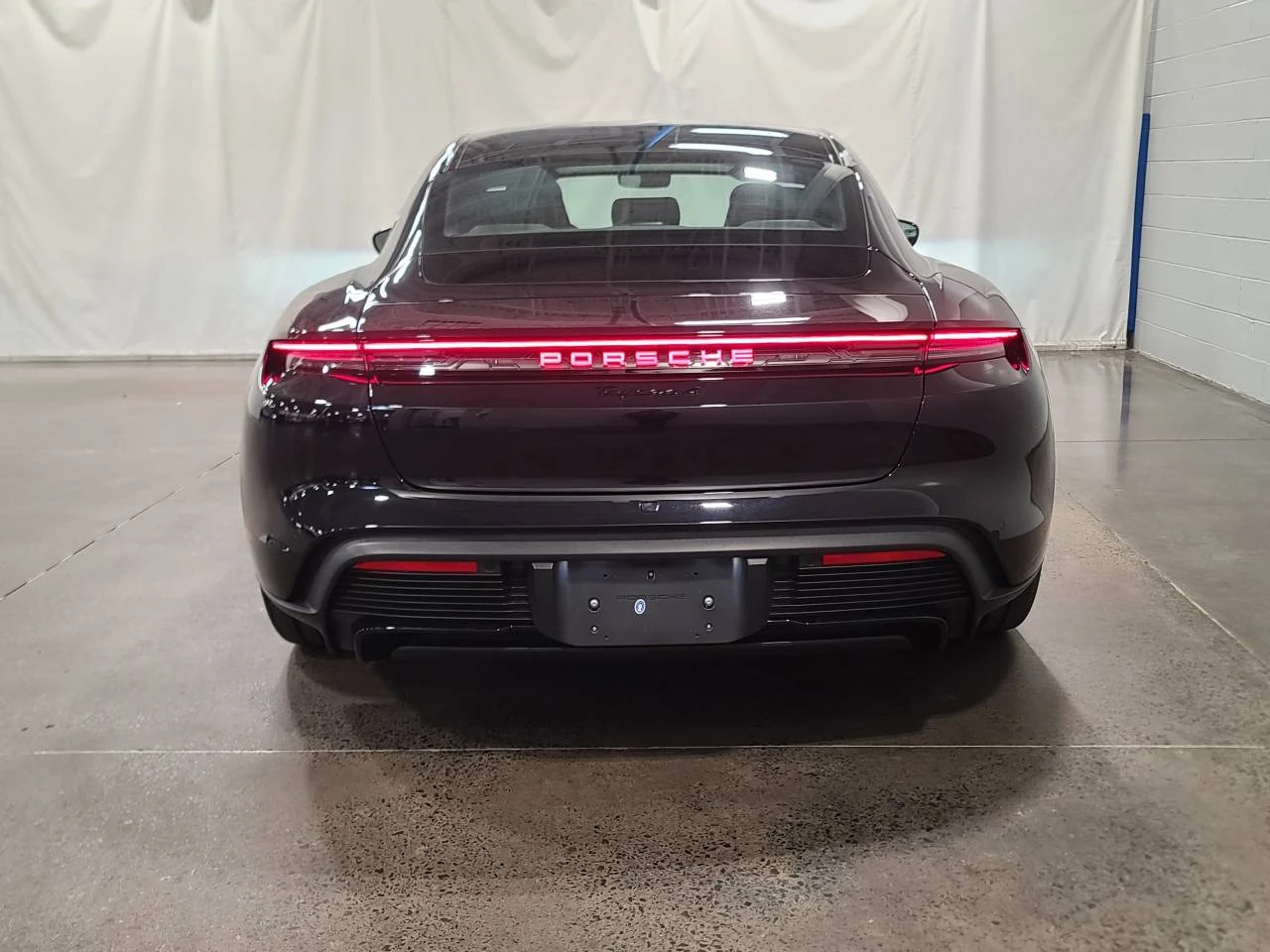 2026 Porsche Taycan 4 Black Edition (2025 Update), 6/20