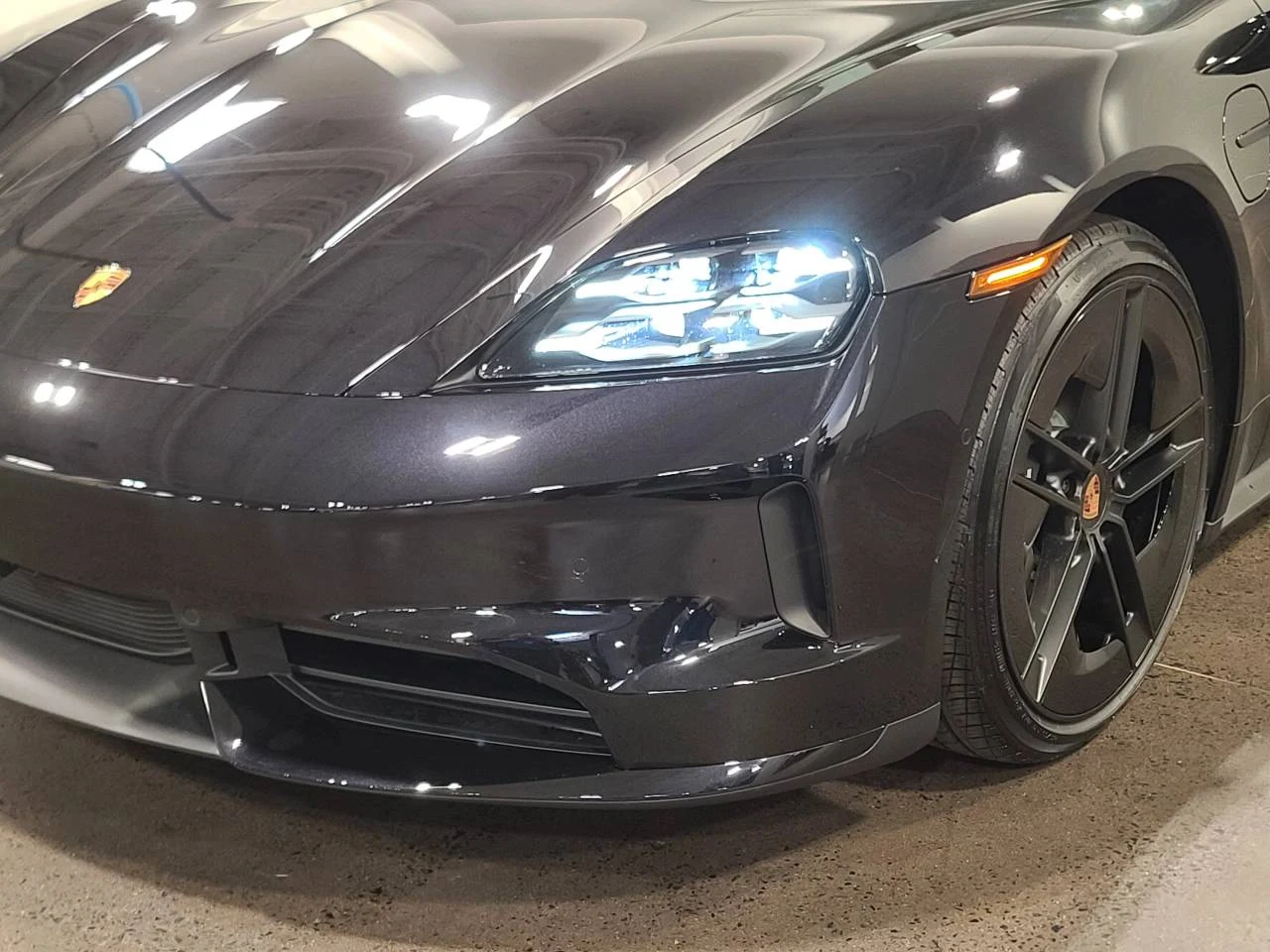 2026 Porsche Taycan 4 Black Edition (2025 Update), 13/20