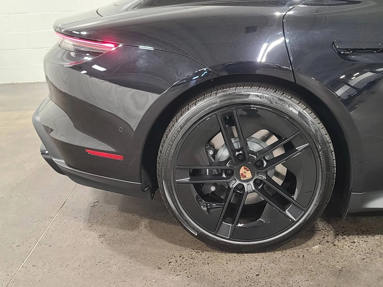 2026 Porsche Taycan 4 Black Edition (2025 Update), 17/20