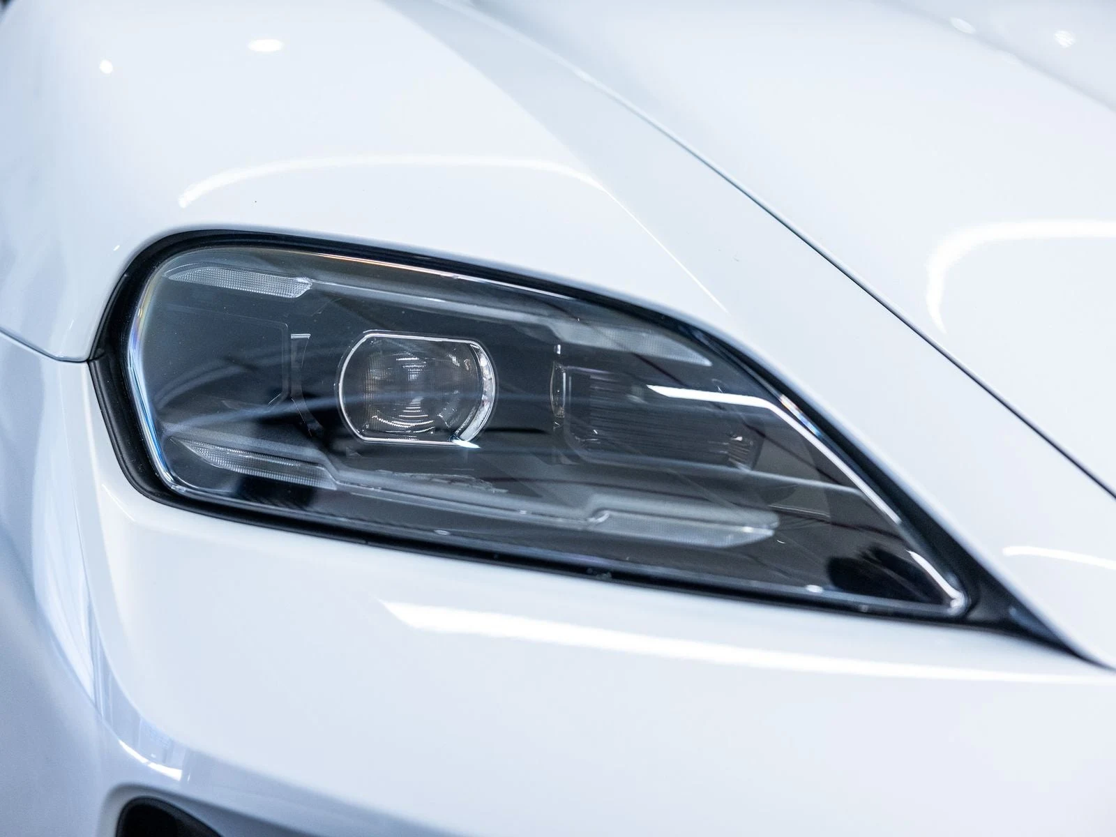 2026 Porsche Taycan Sedan (2025 Update), 13/20