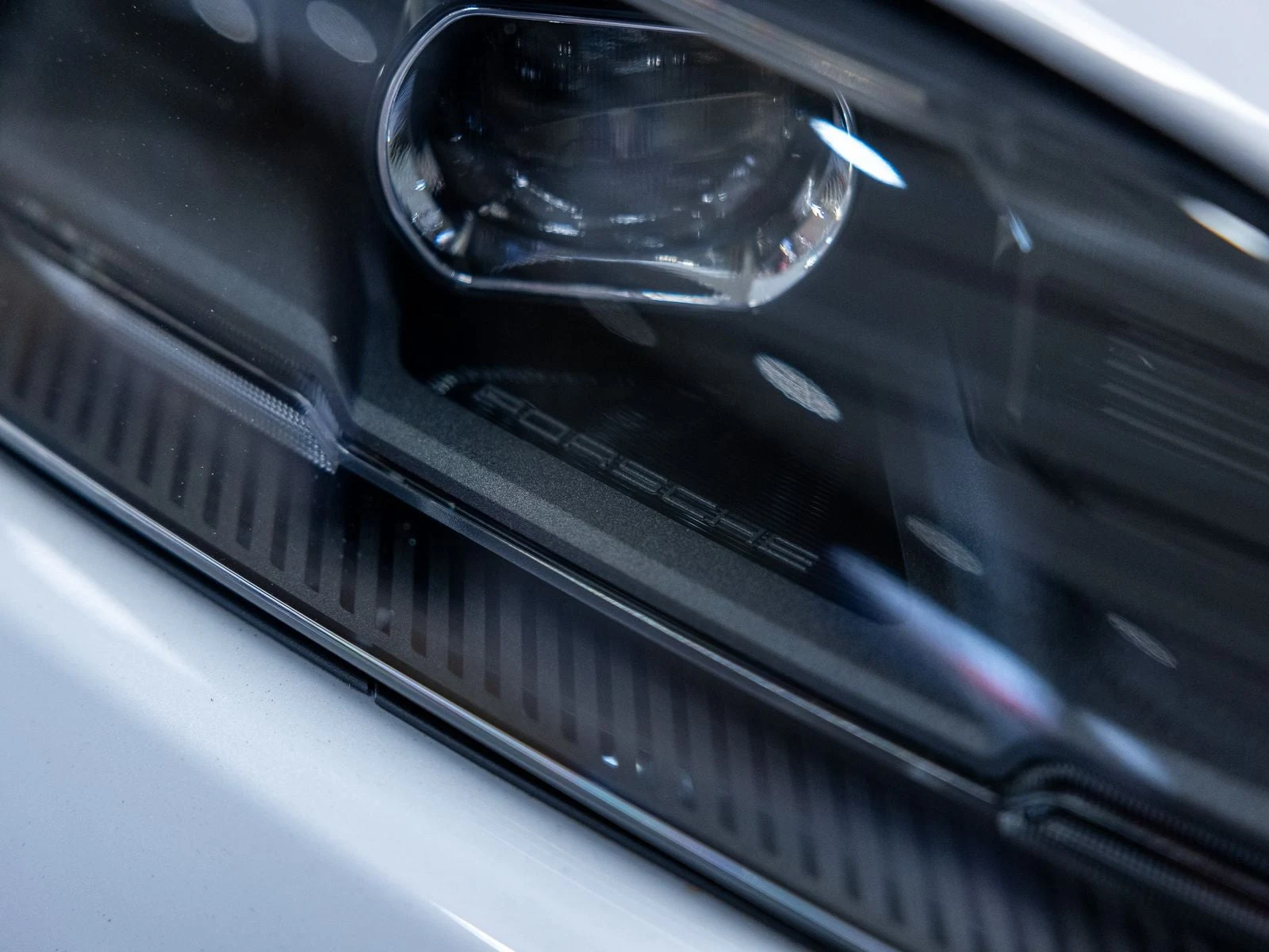 2026 Porsche Taycan Sedan (2025 Update), 14/20