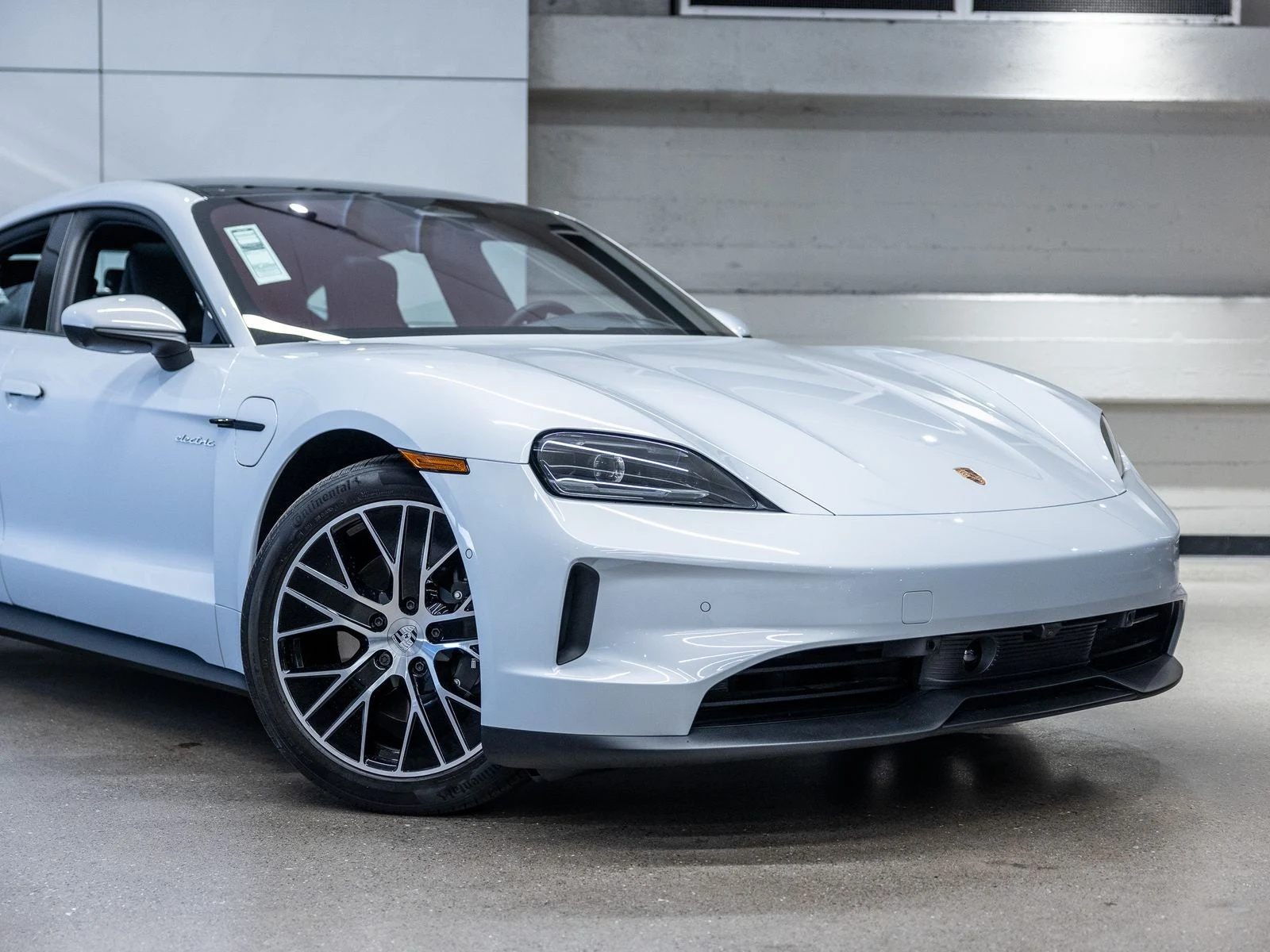 2026 Porsche Taycan Sedan (2025 Update), 16/20