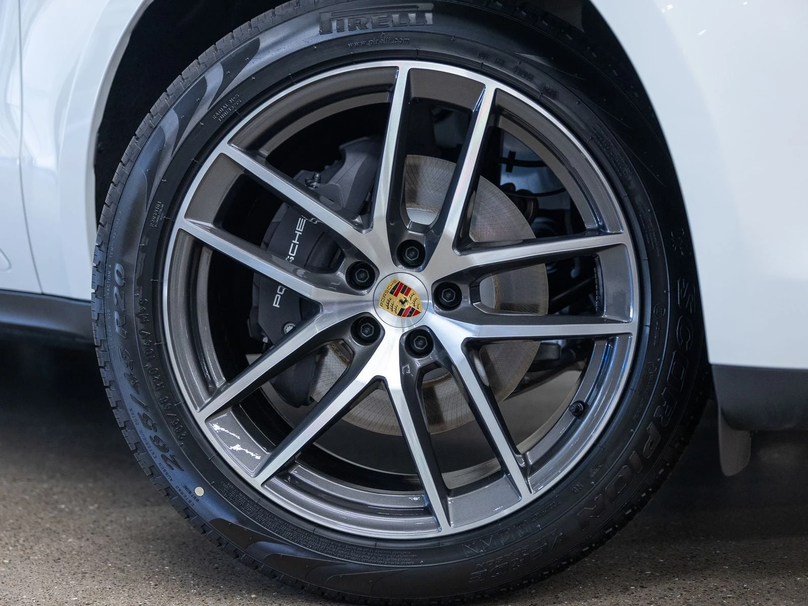 2026 Porsche Macan (95B), 19/20