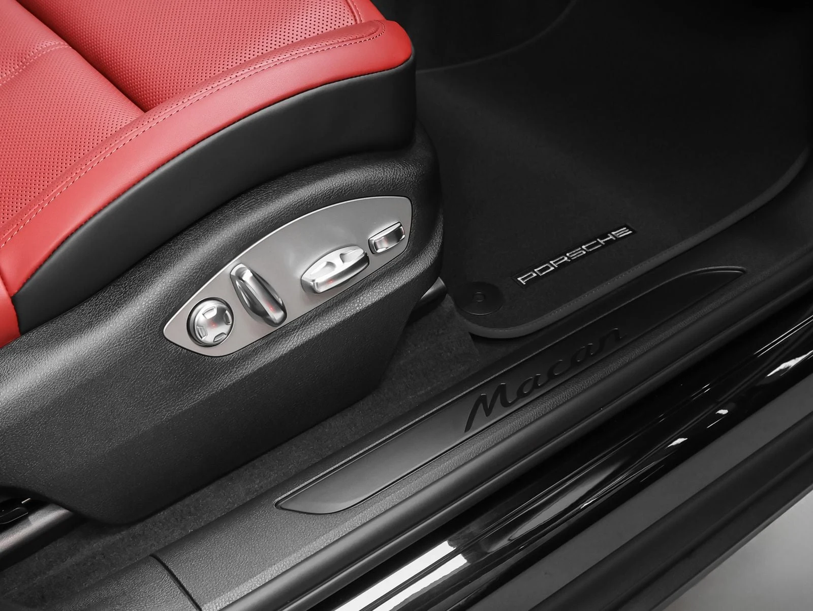 2026 Porsche Macan (95B), 17/20