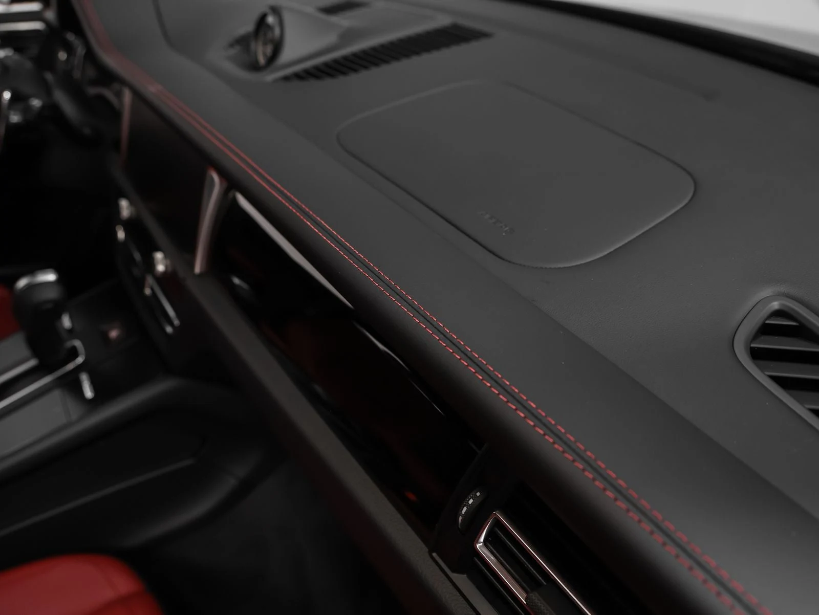 2026 Porsche Macan (95B), 19/20