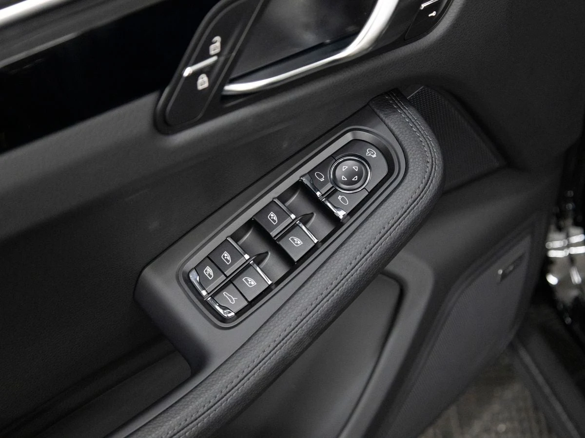 2026 Porsche Macan (95B), 20/20