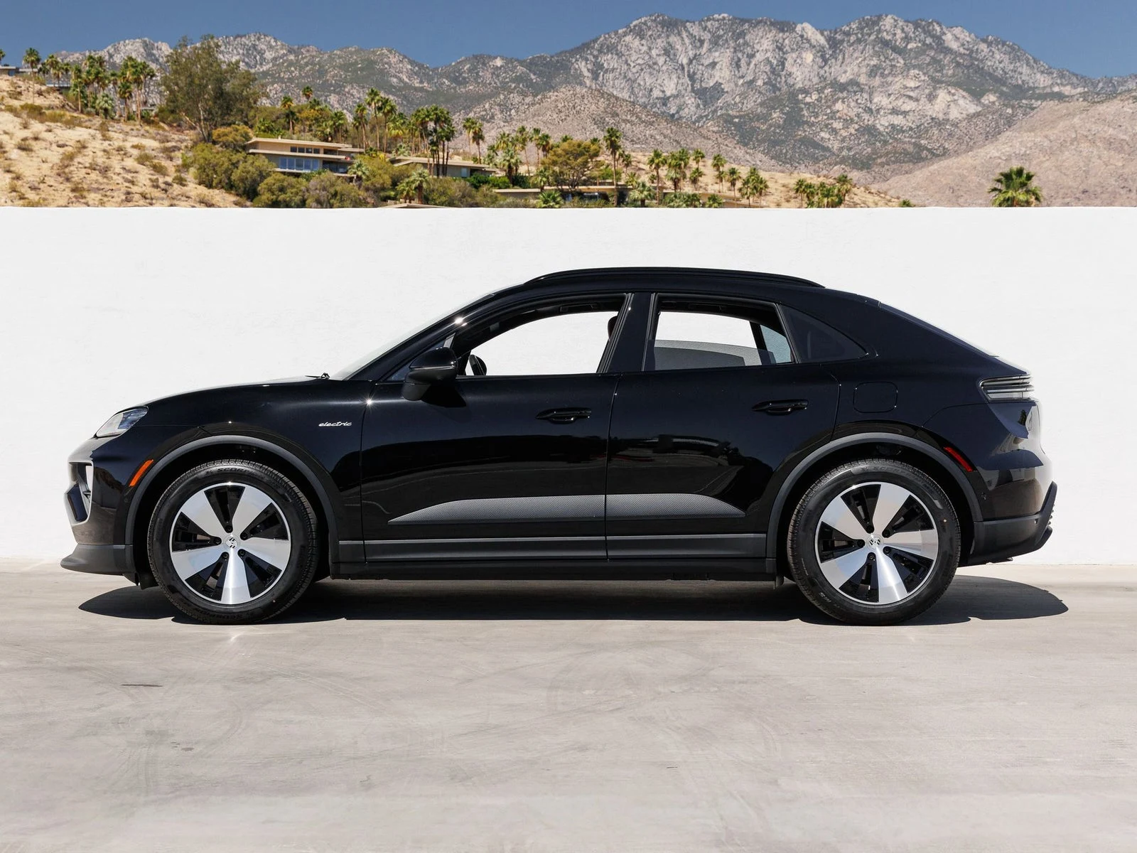 2026 Porsche Macan 4 Electric (XAB), 2/20