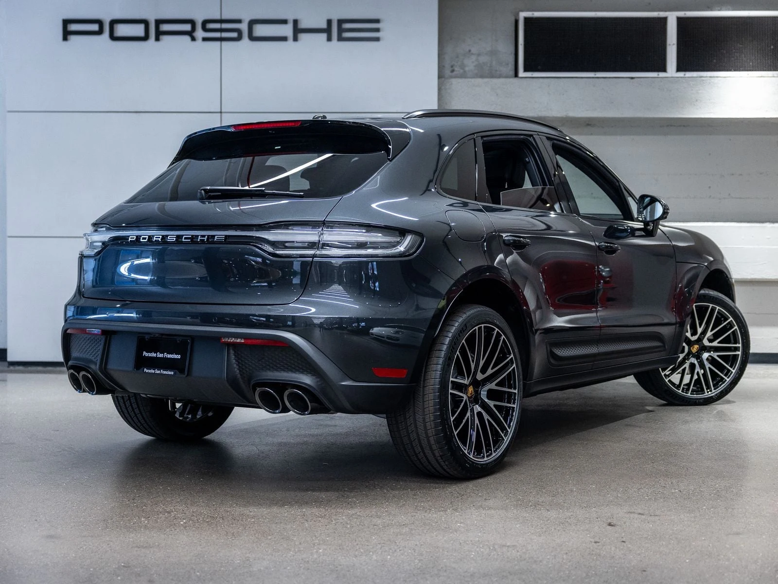 2026 Porsche Macan (95B), 8/20