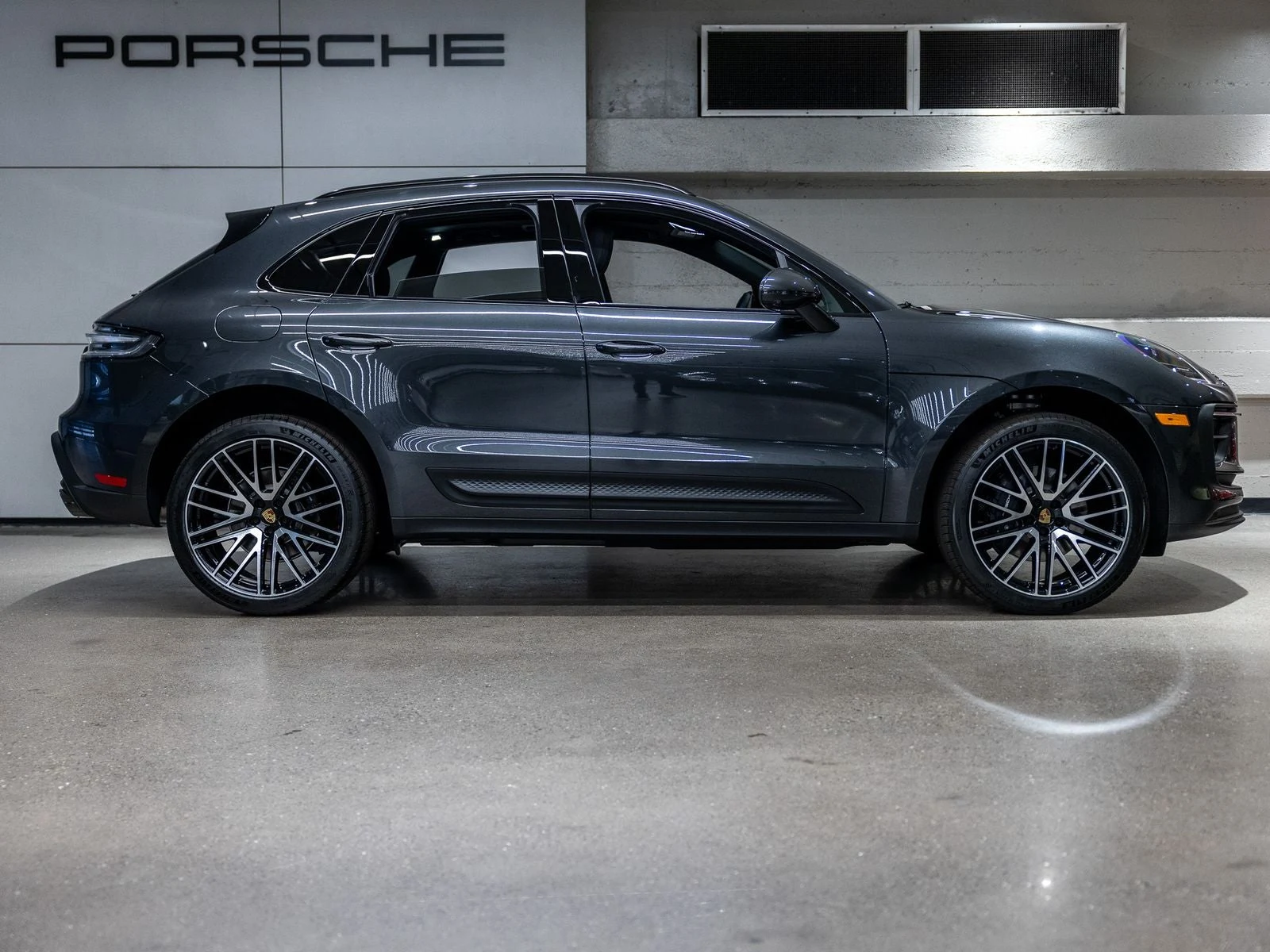 2026 Porsche Macan (95B), 9/20
