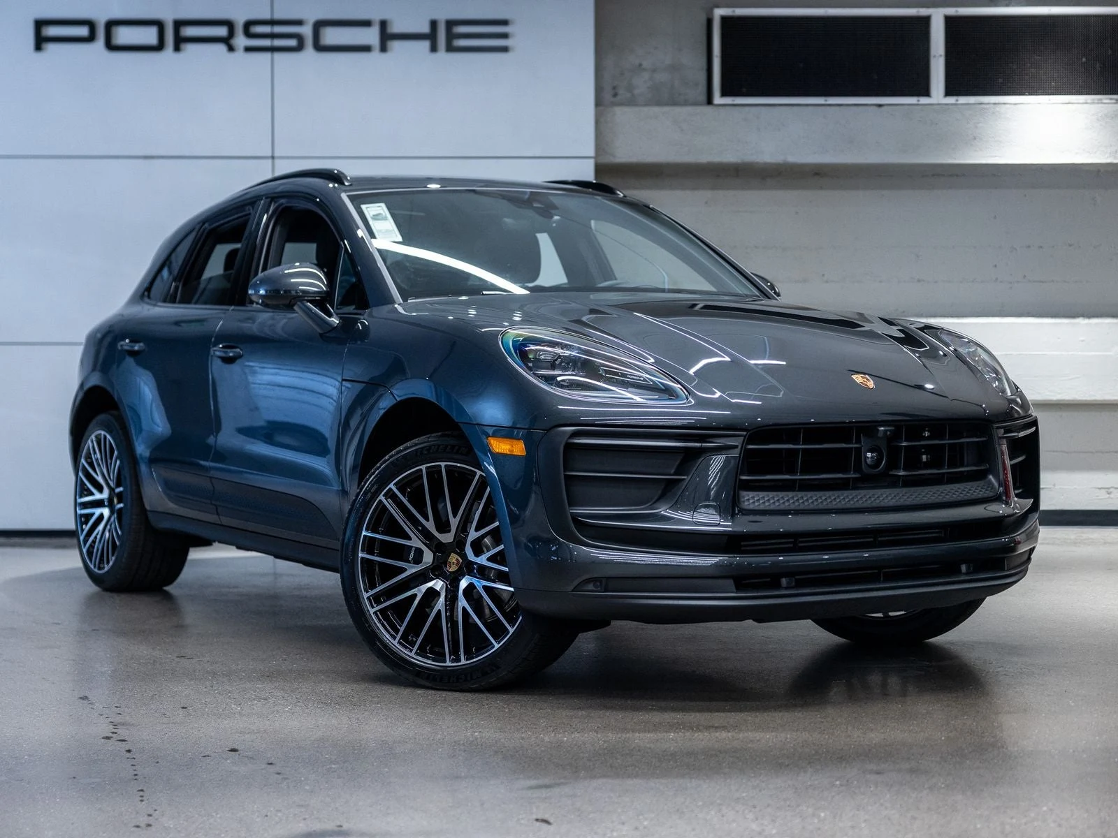 2026 Porsche Macan (95B), 10/20