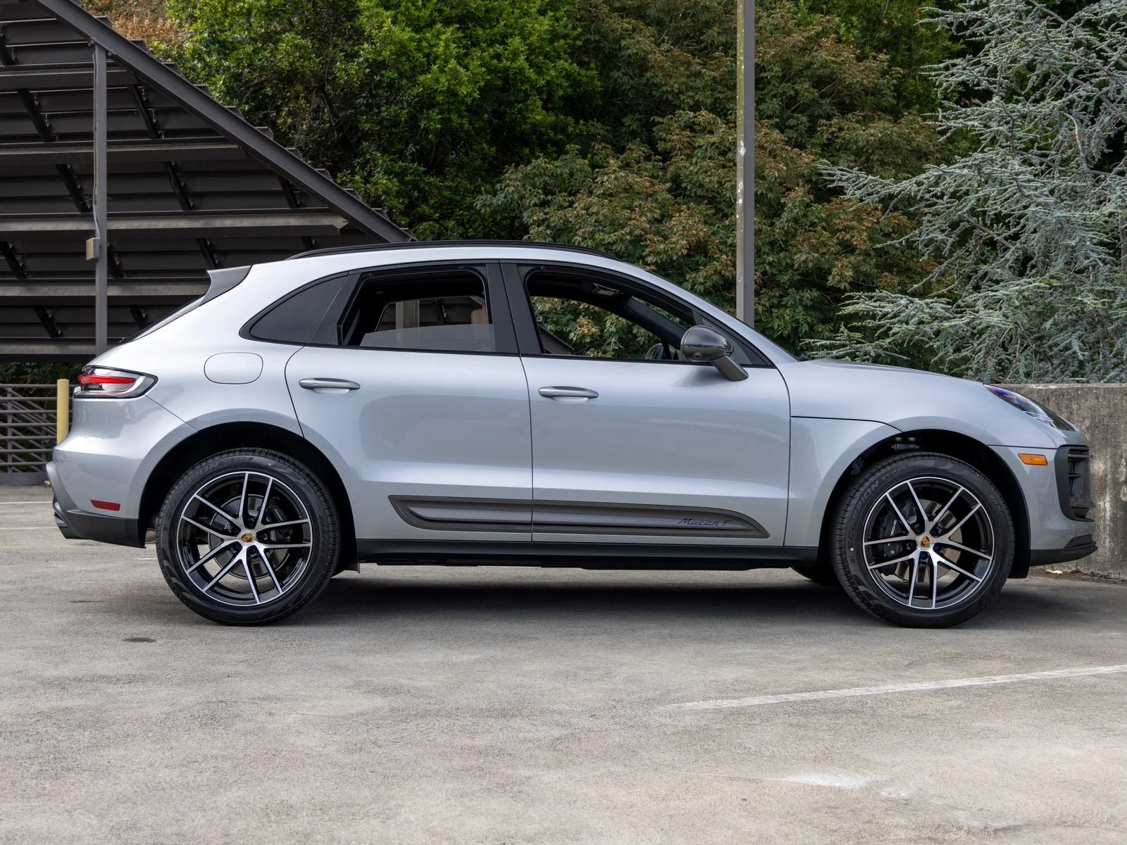 2026 Porsche Macan T (95B), 12/20
