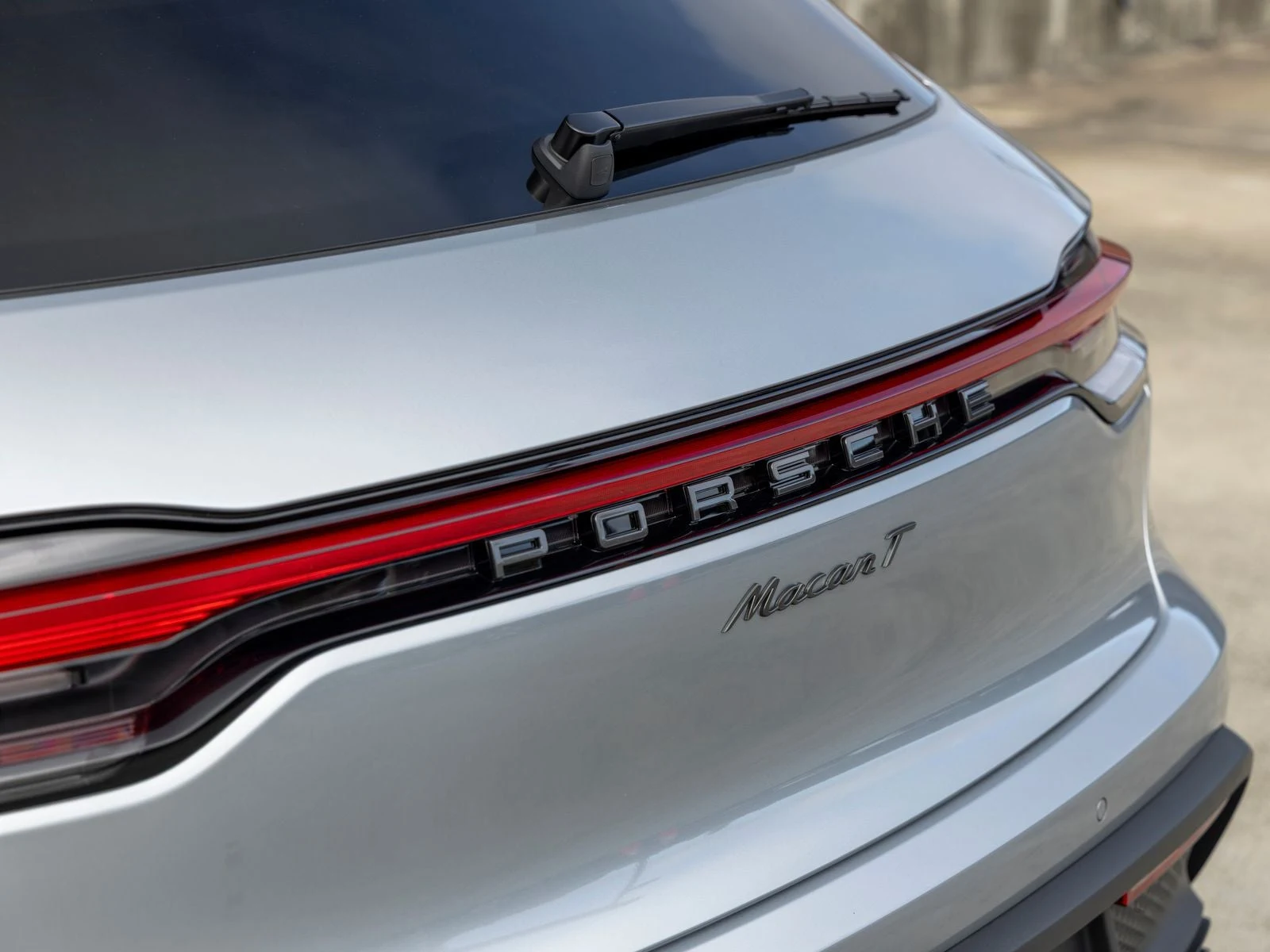 2026 Porsche Macan T (95B), 19/20