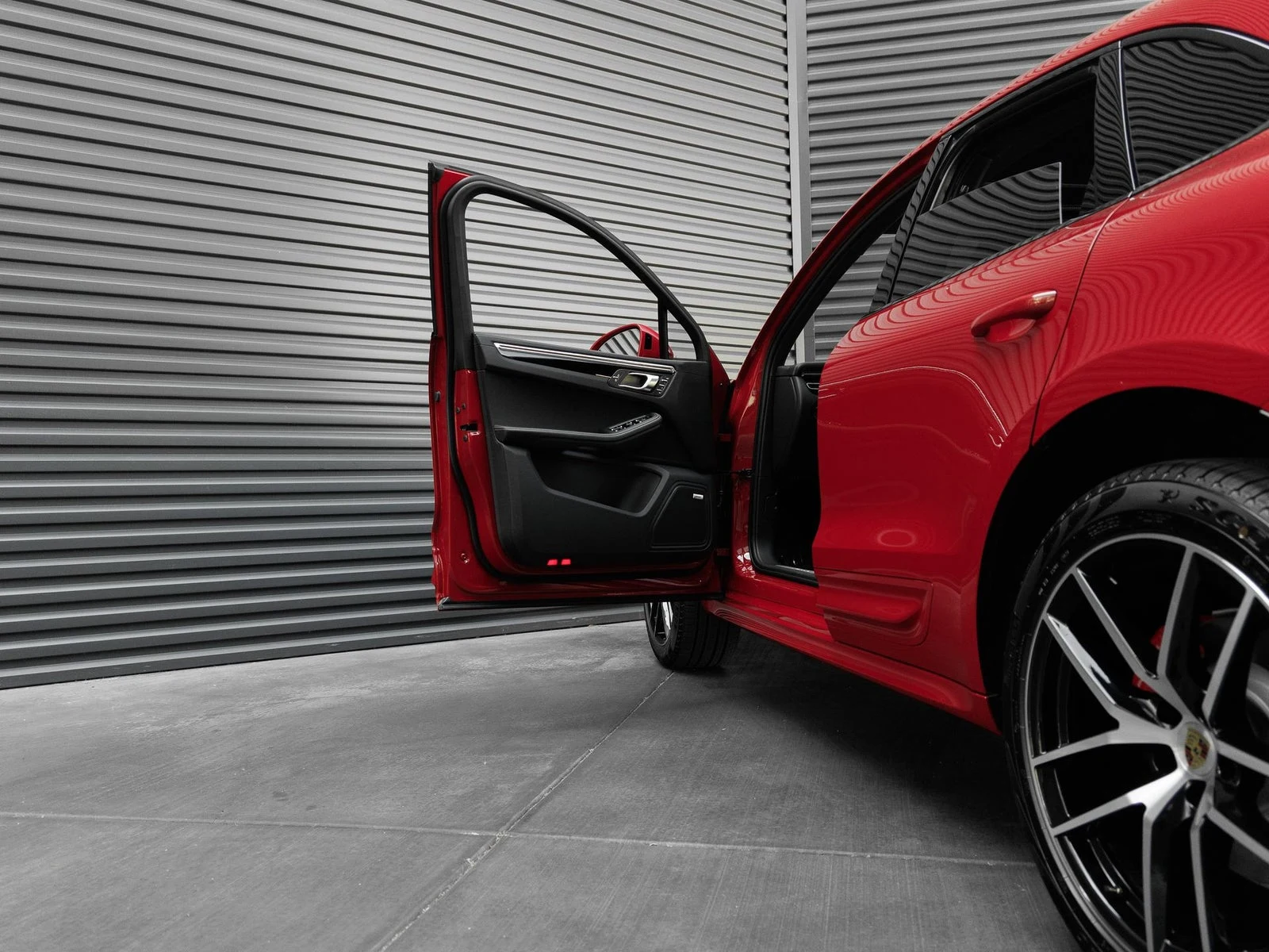 2026 Porsche Macan S (95B), 13/20